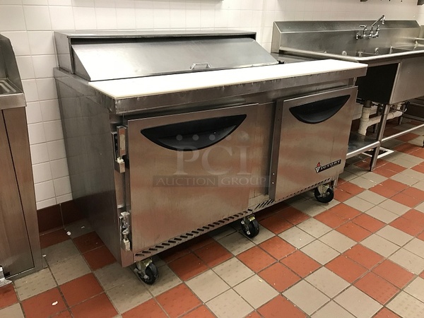 Victory VUR60-12 60" 12-Pan Refrigerated Salad / Sandwich Prep Table 115V 1Ph, Tested & Working!