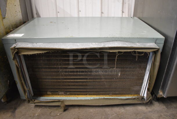 Carrier Model 38R5-524 Metal Commercial Condenser. 115/230 Volts, 1 Phase. 40x26x22