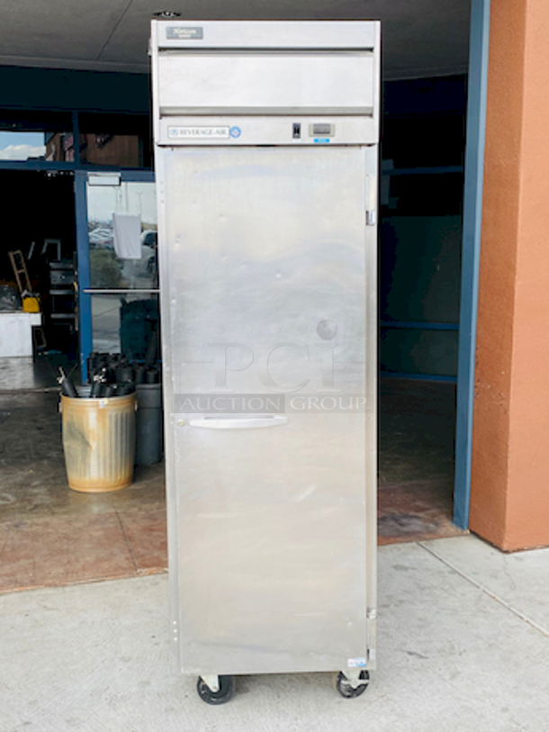 SWEET! Beverage-Air HFP1-1S Horizon Series 26" Solid Door Reach-In Freezer on Commercial Casters. Tested. Turns On. GETS FREEZING! 

Overall Dimensions:
Width: 26"
Depth: 33 3/4"
Height: 85"
Capacity: 21.06 cubic feet

115v, 1ph, 60hz

