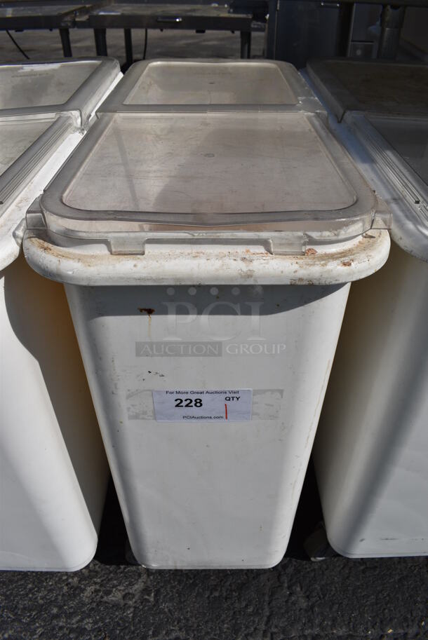 Cambro White Poly Ingredient Bin w/ Clear Lid on Commercial Casters. 12x29x28