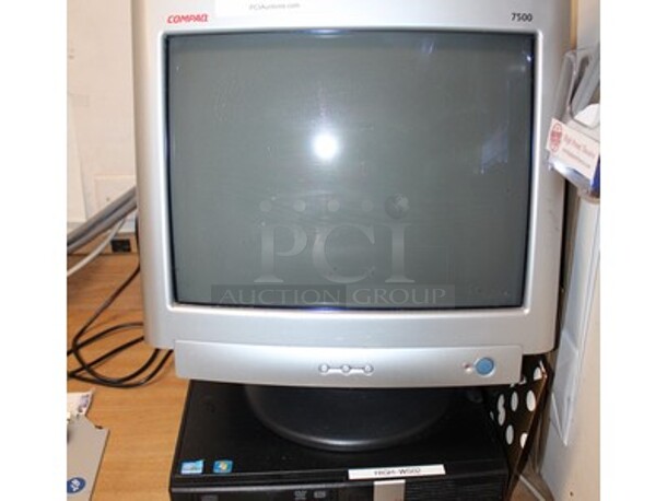 Compaq 7500 16" Monitor with HP rp5800 POS System. 16x18x21