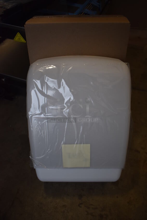 6 BRAND NEW SCRATCH AND DENT! Lavex TD017903-008 Janitorial Translucent White Multifold Plastic Paper Towel Dispensers. 11x4x14. 6 Times Your Bid!