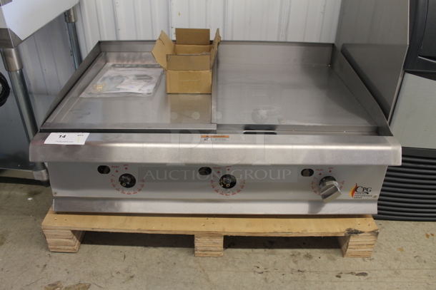 BRAND NEW SCRATCH AND DENT! Cooking Performance Group GT-CPG-36-NL 36" Gas Countertop Griddle with Flame Failure Protection and Thermostatic Controls. Missing 2 knobs. - 90,000 BTU