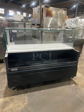 GREAT! Structural Concepts Commercial Refrigerated Grab-N-Go Display Case/Merchandiser! With Glass Top Dry Display! With 2 Rear Sliding Doors! 220V 1 Phase! Model: SBZ6652DR SN: 1034517 KU323310!
