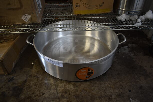 BRAND NEW SCRATCH AND DENT! Vollrath 67228 Wear-Ever Classic Select 28 Qt. Heavy-Duty Aluminum Brazier Pan