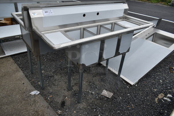 BRAND NEW SCRATCH AND DENT! Steelton 522CS31014LR Stainless Steel Commercial 2 Bay Sink w/ Dual Drain Boards.