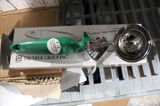 BRAND NEW IN BOX! Thunder Group Metal Deluxe Disher Scoopers w/ Green Handle. 10"