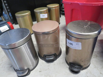 Small Metal Step Trash Can. 3XBID