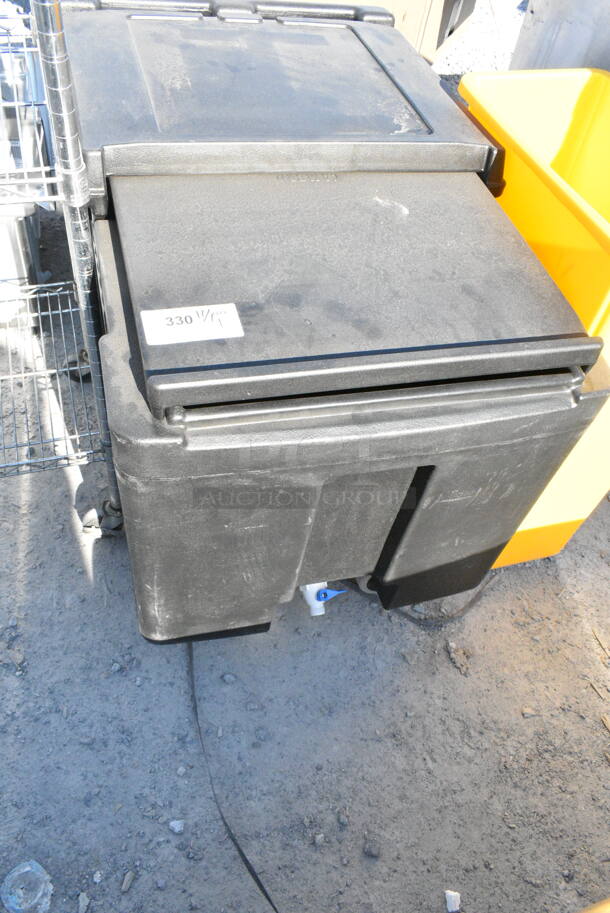 BRAND NEW SCRATCH AND DENT! Black Poly Portable Ice Bin on Commercial Casters. - Item #1147105