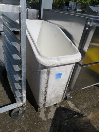 One Ingredient Bin On Casters. No Lid.