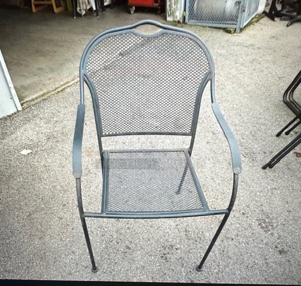 Black Metal Patio Chair. 4XBID
