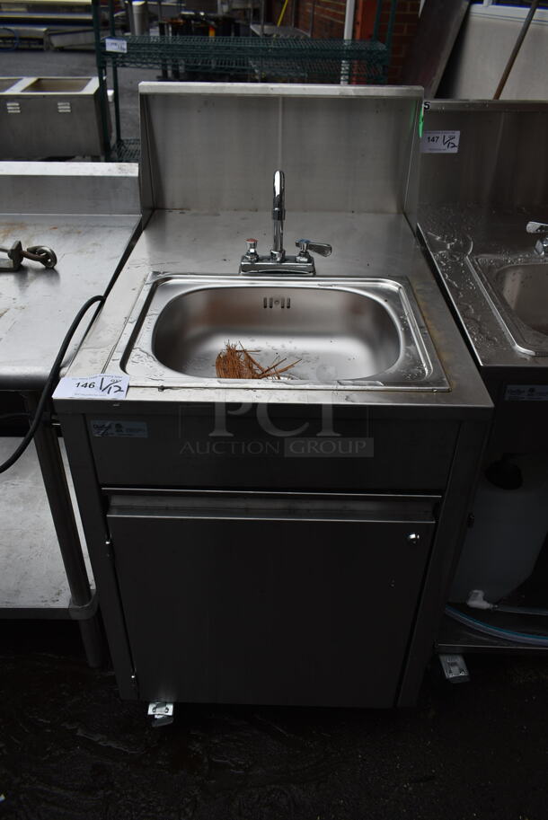 QualServ WMSC24MS Stainless Steel Commercial Single Bay Portable Sink w/ Faucet and Handles on Commercial Casters. 120 Volts, 1 Phase.