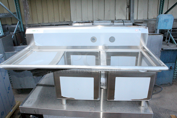 BRAND NEW SCRATCH & DENT! Regency 600S2162018L 54 1/2" 16 Gauge Stainless Steel Two Compartment Commercial Sink With 1 Drainboard - 16" x 20" x 12" Bowls