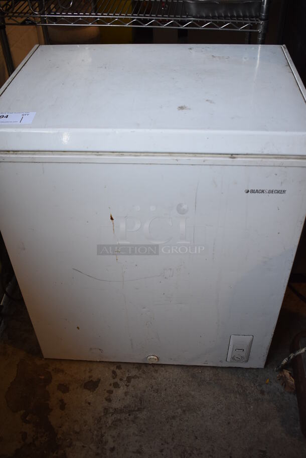 Black & Decker Metal Chest Freezer. 28.5x22x33. Tested and Does Not Power On