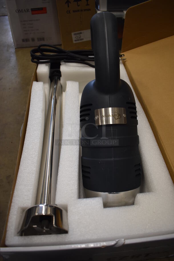 BRAND NEW SCRATCH AND DENT! AvaMix 928IBHD21 Stainless Steel Commercial 21" Shaft Immersion Blender. 120 Volts, 1 Phase. Tested and Working!