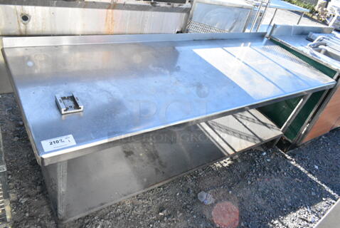 Stainless Steel Table w/ Metal Under Shelf. 