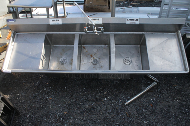 Stainless Steel Commercial 3 Bay Sink w/ Dual Drain Boards and 1 Leg. Bays 16x20. Drain Board 16.5x21.5