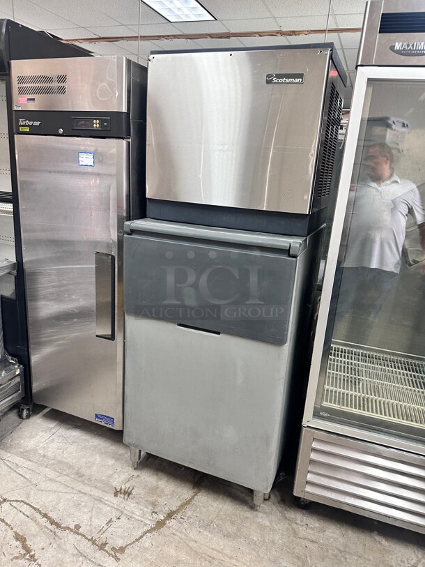 Nice! Scotsman CME1056AS 975 lbs Ice Machine With Ice Bin 220 Volt Tested and Working - Item #1145107