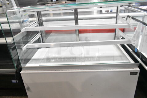 BRAND NEW SCRATCH AND DENT! Igloo Metal Commercial Floor Style Deli Display Case Merchandiser. Tested and Working!