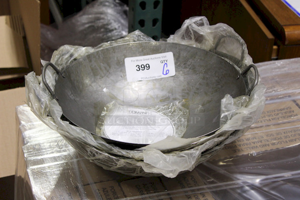 NEW/NEVER USED! Town 34714 14" Hand Hammered Cantonese Wok. 6x Your Bid