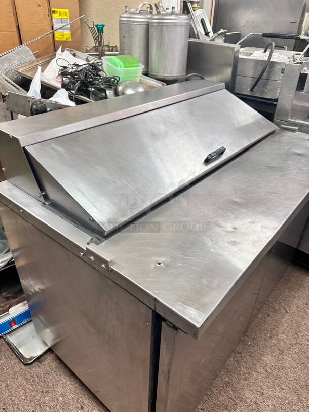 True TSSU-48-12-HC 48" Sandwich/Salad Prep Table w/ Refrigerated Base, 115v Tested and Not Getting Cold