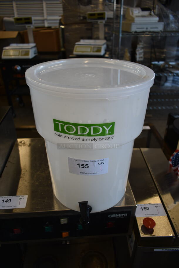 Toddy White/Clear Poly Cold Brew Coffee System.