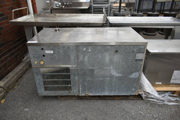 Hoshizaki KM-1201DSU Stainless Steel Commercial Ice Head. 115/230 Volts, 1 Phase. 