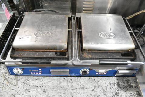 Globe GSGDUE14D Stainless Steel Commercial Countertop Panini Press. 208/240 Volts, 1 Phase. 