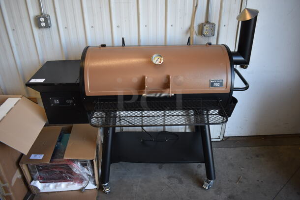 BRAND NEW SCRATCH AND DENT! Backyard Pro PL2040 Metal 40" Wood-Fire Pellet Grill and Smoker on Commercial Casters. 65x36x57. Tested and Working!