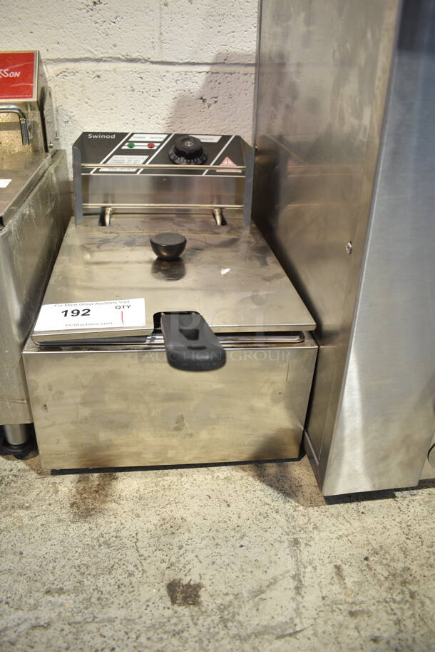 Swinod Stainless Steel Commercial Countertop Electric Powered Single Bay Fryer w/ Metal Fry Basket and Lid. 