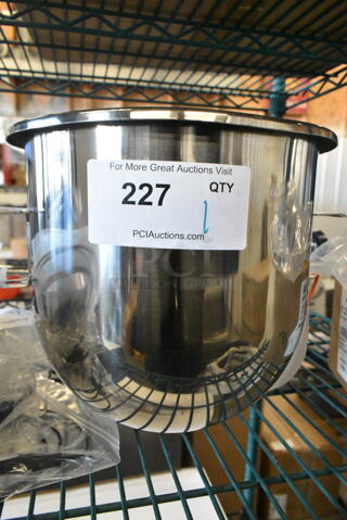 BRAND NEW SCRATCH AND DENT! 425BOWLEMM10 Ecoline by Hobart BOWL-EMM10 10 Qt. Stainless Steel Mixing Bowl for EMM10-1STD