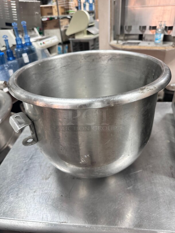 Clean Hobart Classic 20-Quart Stainless Steel Mixer Bowl NSF