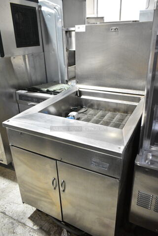 Pitco Frialator 24P-E Stainless Steel Commercial Floor Style Natural Gas Powered Deep Fat Donut Fryer. 120,000 BTU. 