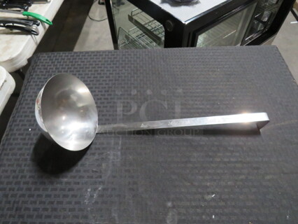 One 24oz SS Ladle.