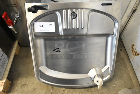 BRAND NEW SCRATCH AND DENT! Elkay EZSDWS_1G Wall Mount Water Fountain. 115 Volts, 1 Phase.