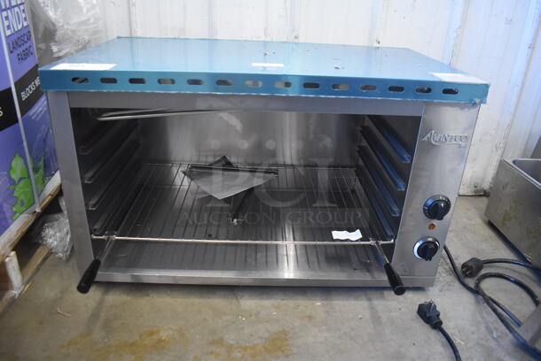 BRAND NEW SCRATCH AND DENT! Avantco 177CHSME32M 32" Electric Countertop Cheese Melter - 208/240V, 2700/3600W. Tested and Working!