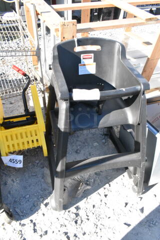 BRAND NEW SCRATCH AND DENT! Rubbermaid Black Poly High Chair. 