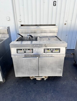 2022 Used Frymaster SCFHD260G Gas Fryer - (2) 80 lb Vats, Floor Model, Natural Gas With Filtration System Tested and Working!