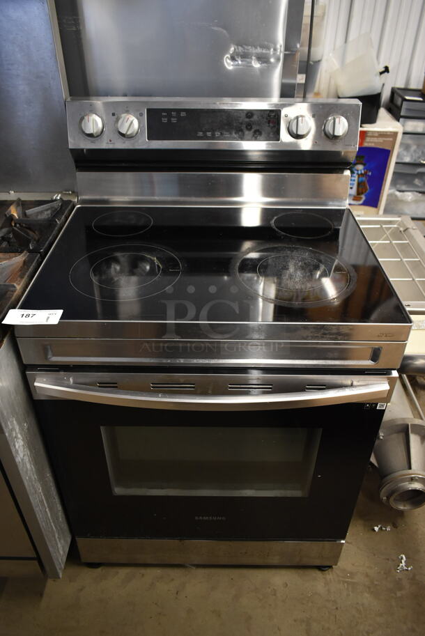 Stainless Steel Electric Powered 4 Burner Range w/ Oven. 125/250 Volts.