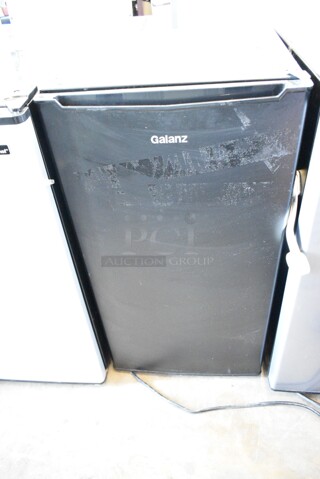 Galanz GLR33MBKE23 Metal Mini Cooler. 115 Volts, 1 Phase. Tested and Powers On But Does Not Get Cold