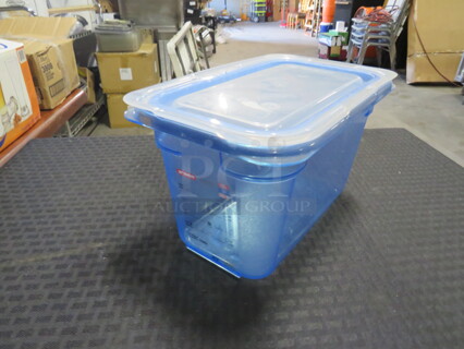 One Araven 1/4 Size 6 Inch Deep Food Storage Container With Lock Tight Lid.