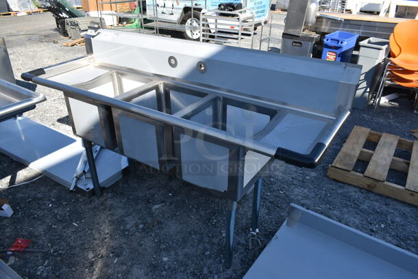 BRAND NEW SCRATCH AND DENT! Regency 600S31416212 Stainless Steel Commercial 3 Bay Sink w/ Dual Drain Boards. 