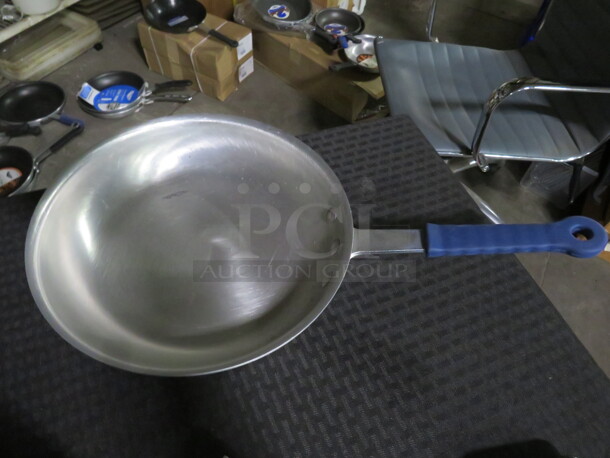 One NEW Sysco 10 Inch Saute Pan. #5167630 - Item #1117638