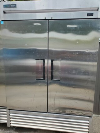 True 2 Solid Door Freezer
On Casters
Good Working Condition