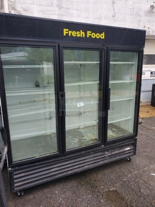 True 3 Door Merchandiser Refrigerator
Good Working Condition
On Casters