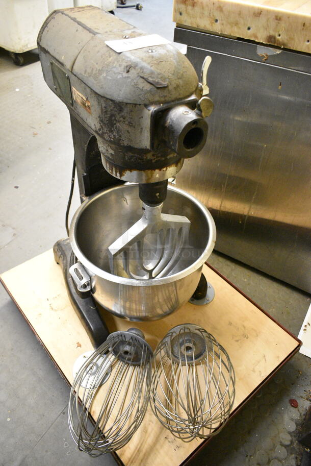 Hobart Metal Commercial Countertop 20 Quart Planetary Dough Mixer w/ Mixing Bowl, Paddle and 2 Whisk Attachments. 115 Volts, 1 Phase. (kitchen) - Item #1147251