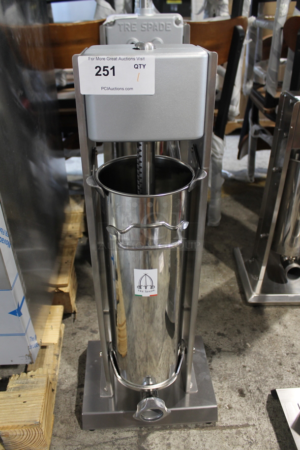BRAND NEW SCRATCH AND DENT! Tre Spade F20700/VL 15 lb. Manual Vertical 2-Speed Stainless Steel Sausage