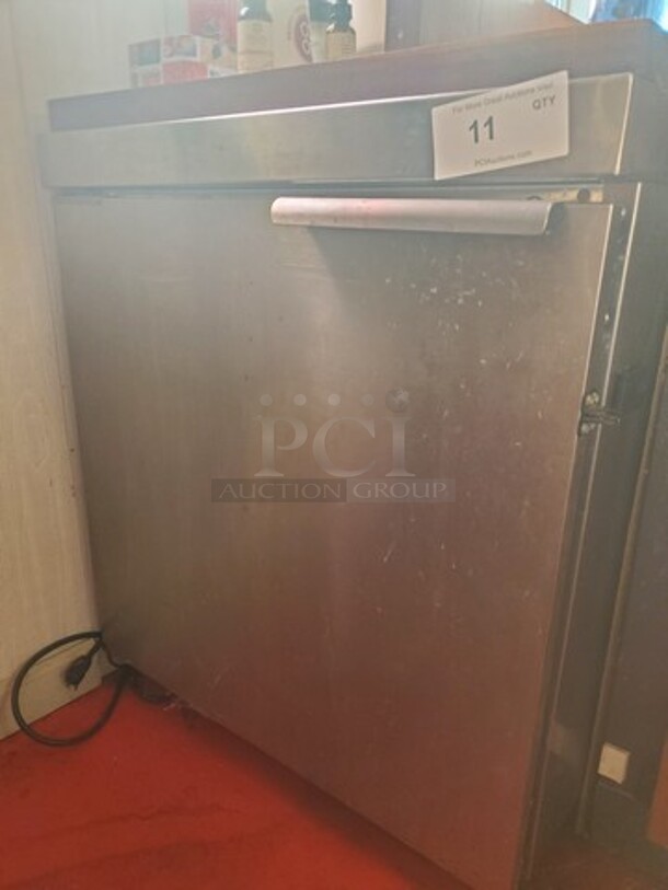 Randell 9404AM Undercounter cooler 27X30X37 (Unknown condition)