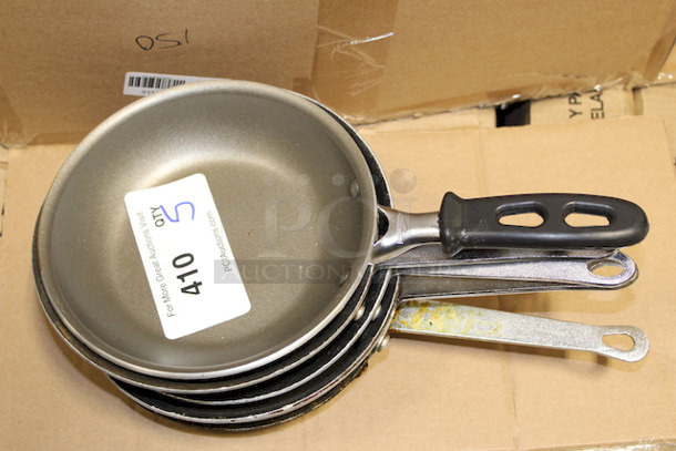 Vollrath 67807 7" Non-Stick Aluminum Frying Pan w/ Silicone Handle. 5x Your Bid