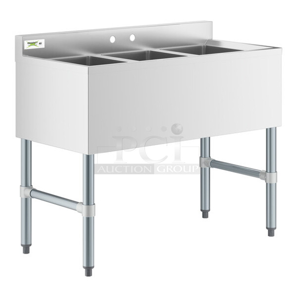 BRAND NEW SCRATCH AND DENT! Regency 600S13621SB Stainless Steel Commercial 3 Bay Bar Sink. Missing 1 Leg. Bays 10x14